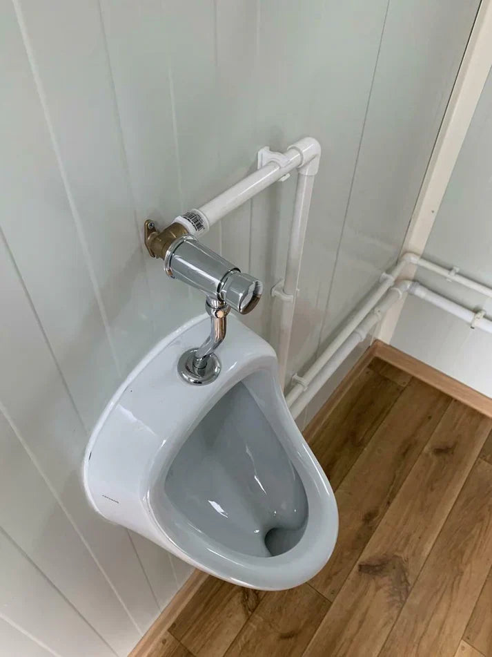 WC Cabina Doble 3×2 metros con tanque de aguas residuales